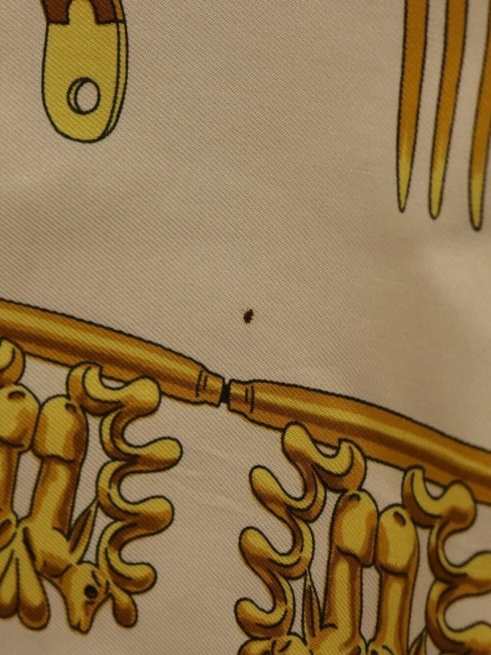 HERMES Carre 90 Scarf ""LES CAVALIERS D'OR"" Silk White Auth 181286 - Picture 6 of 16